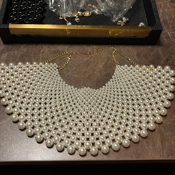 Source Unknown Jewelry - Pearl bib necklace